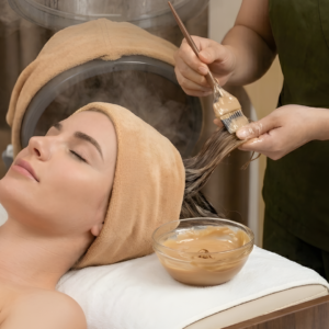 Dịch vụ hấp dầu Keratin giúp phục hồi và nuôi dưỡng mái tóc suôn mượt tại Aman Spa & Wellness.