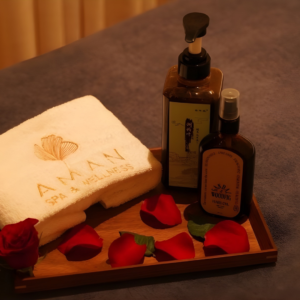 Thảo dược thiên nhiên dùng trong liệu trình gội đầu dưỡng sinh và trị liệu tại Aman Spa.